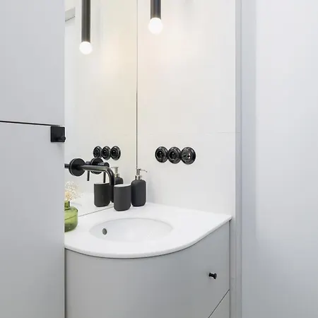 Olive & Linen Oasis - Cozy 1Br For 3 - Main Square *